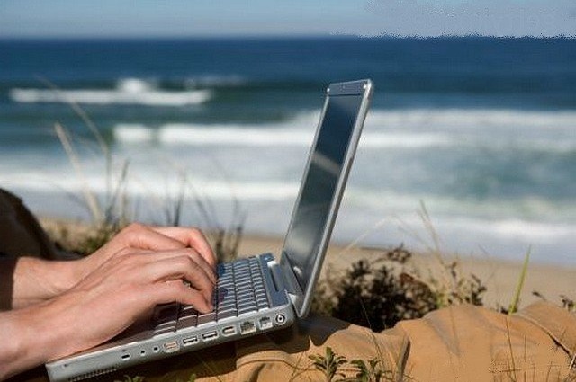 Internet, toujours premier canal pour choisir ses vacances