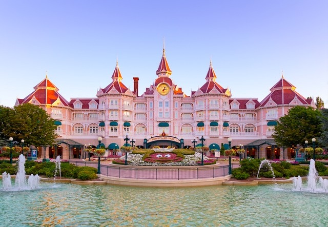 Réouverture hier du Disneyland Hotel Paris
