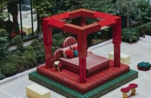 Au Plaza Athénée, pour un café bien allongé