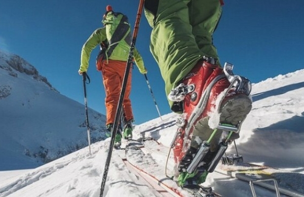 Le tourisme de montagne pas à pas vers les sommets